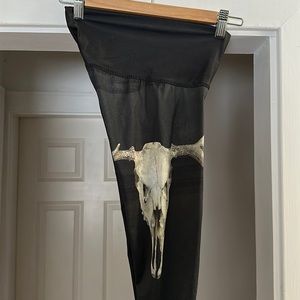 Deer skull Teeki yoga pants. Like new!